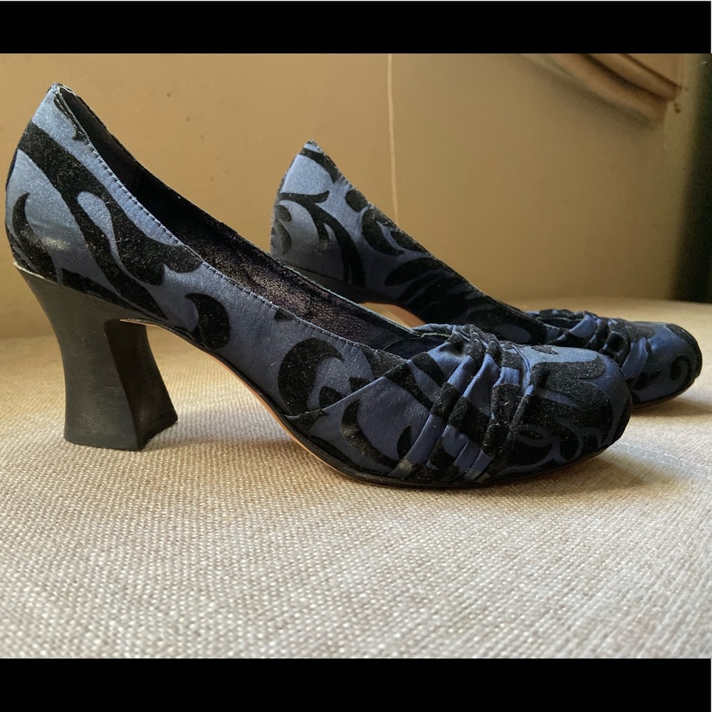 Vintage navy/black shoes
